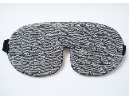 MASKA NA SPANÍ GEOMETRIE