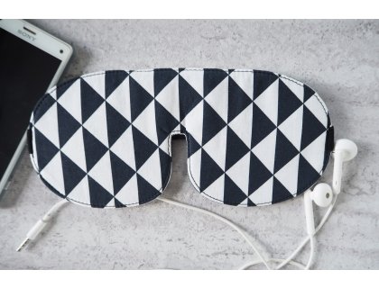 MASKA NA SPANÍ TROJÚHELNÍKY