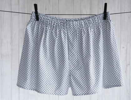 PÁNSKÉ TRENÝRKY S ČERNÝMI RETRO PUNTÍKY